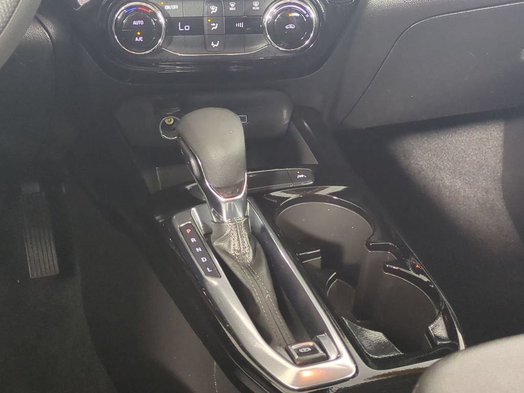 Used 2025 Chevrolet Trax LT FWD image 23