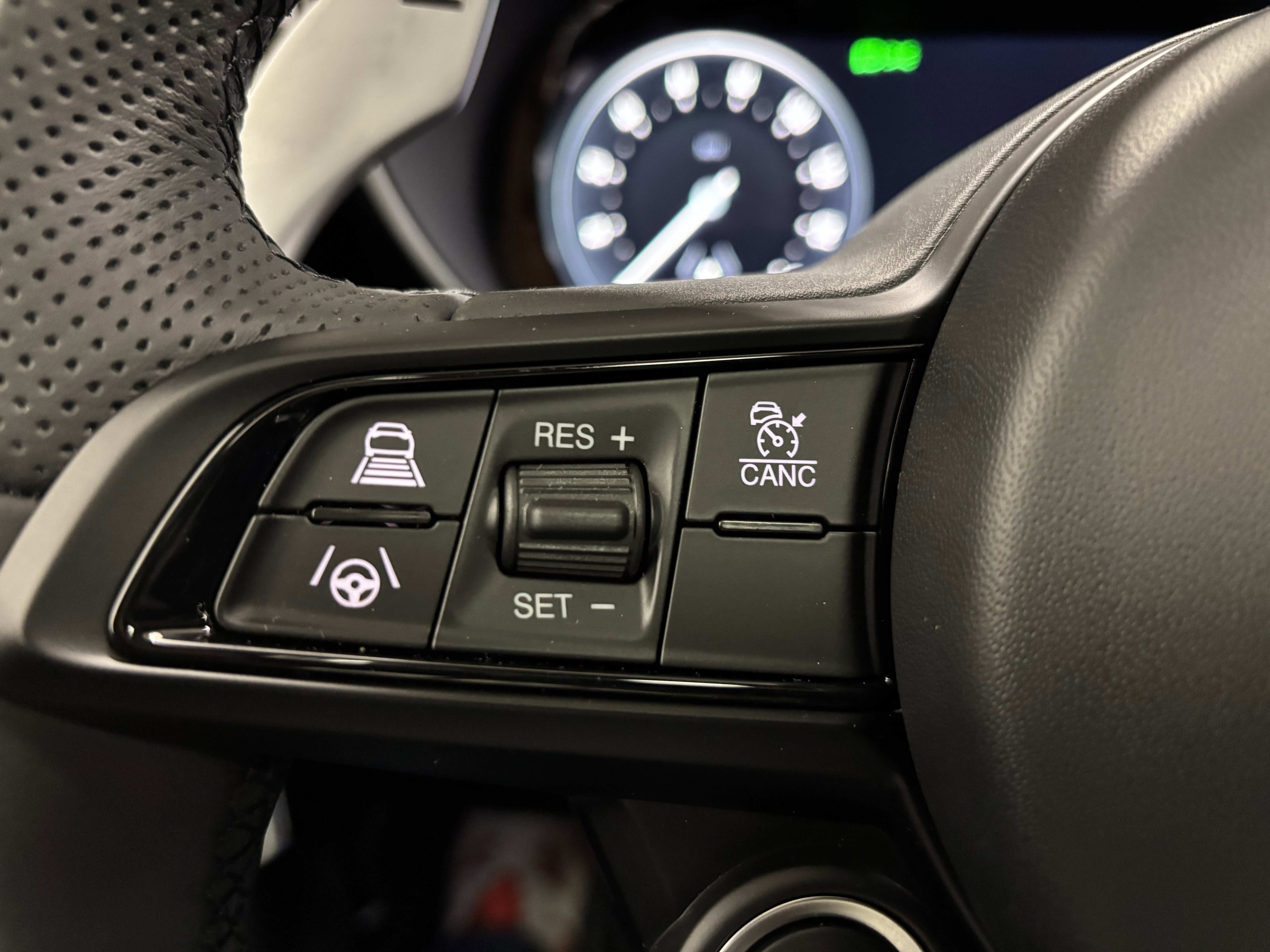 New 2025 Alfa Romeo Giulia AWD w/ Driving Assist Package image 16