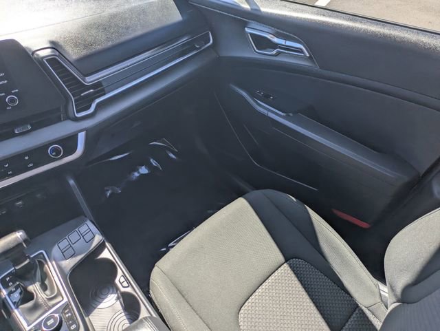 Used 2025 Kia Sportage LX image 16