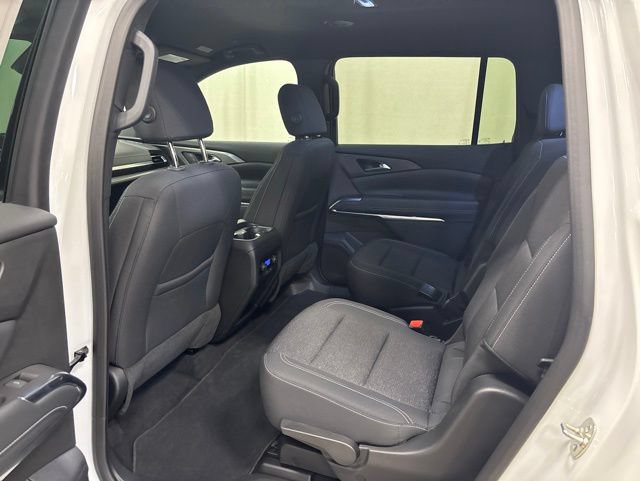 Used 2025 Chevrolet Traverse LT FWD image 16