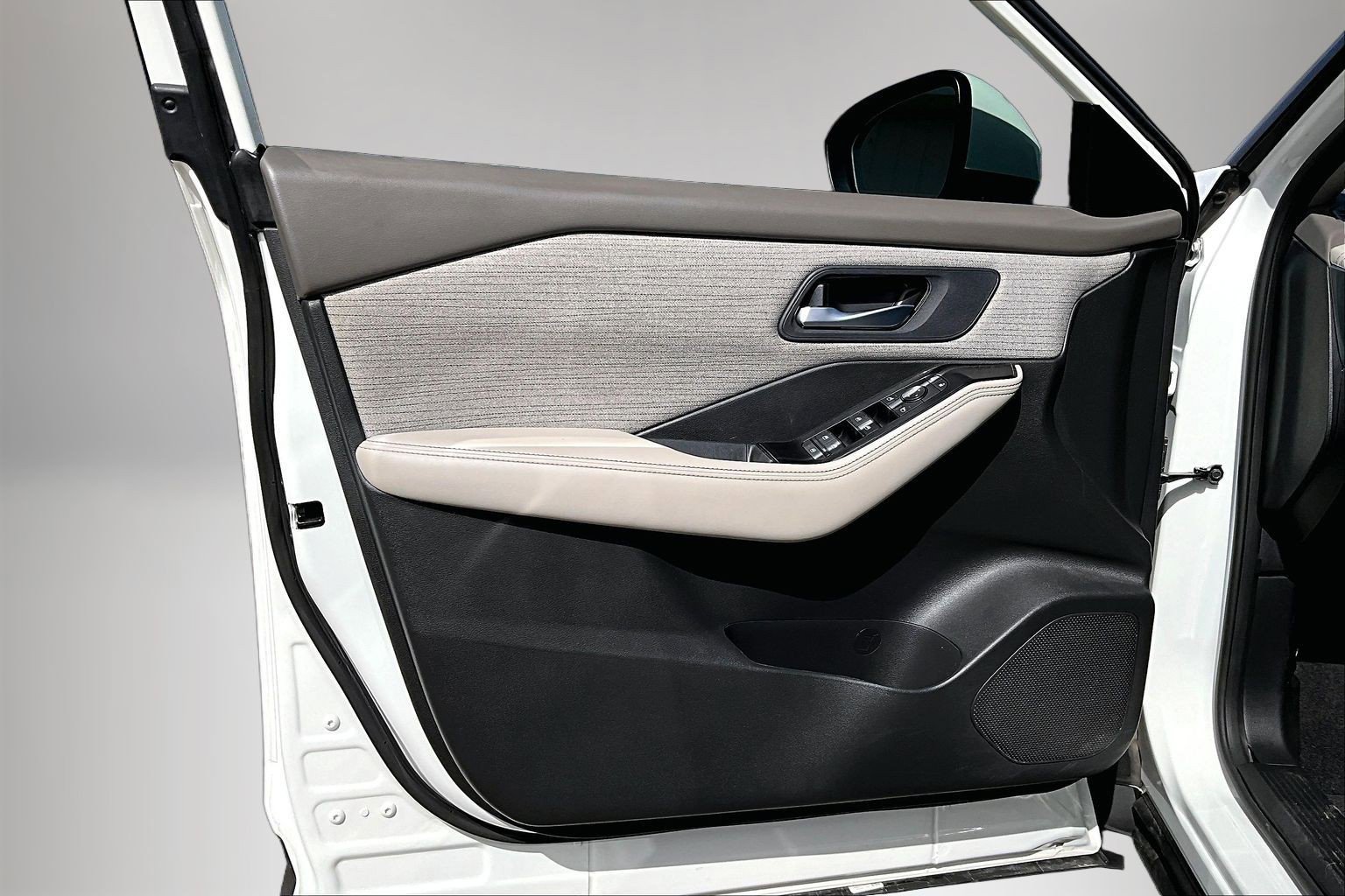 Used 2023 Nissan Rogue SV FWD image 20