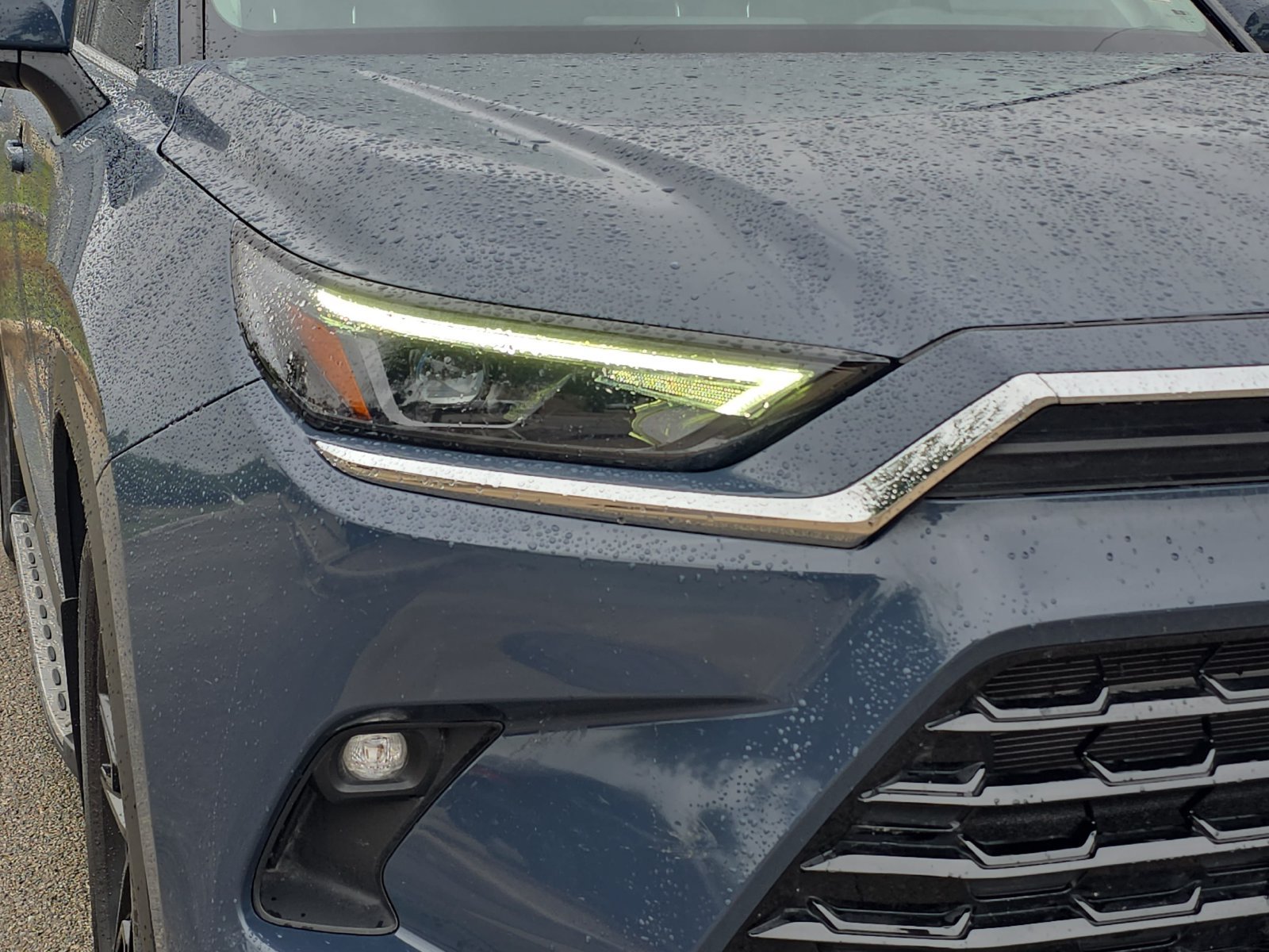 Used 2025 Toyota Grand Highlander AWD Hybrid image 28
