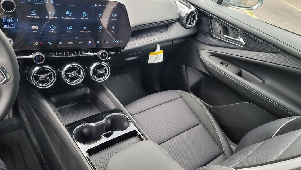 New 2025 Chevrolet Blazer EV LT image 23