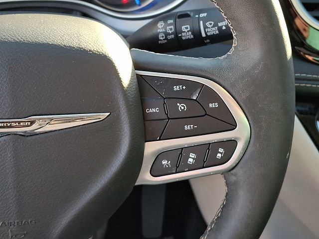 Used 2024 Chrysler Pacifica Select FWD image 26