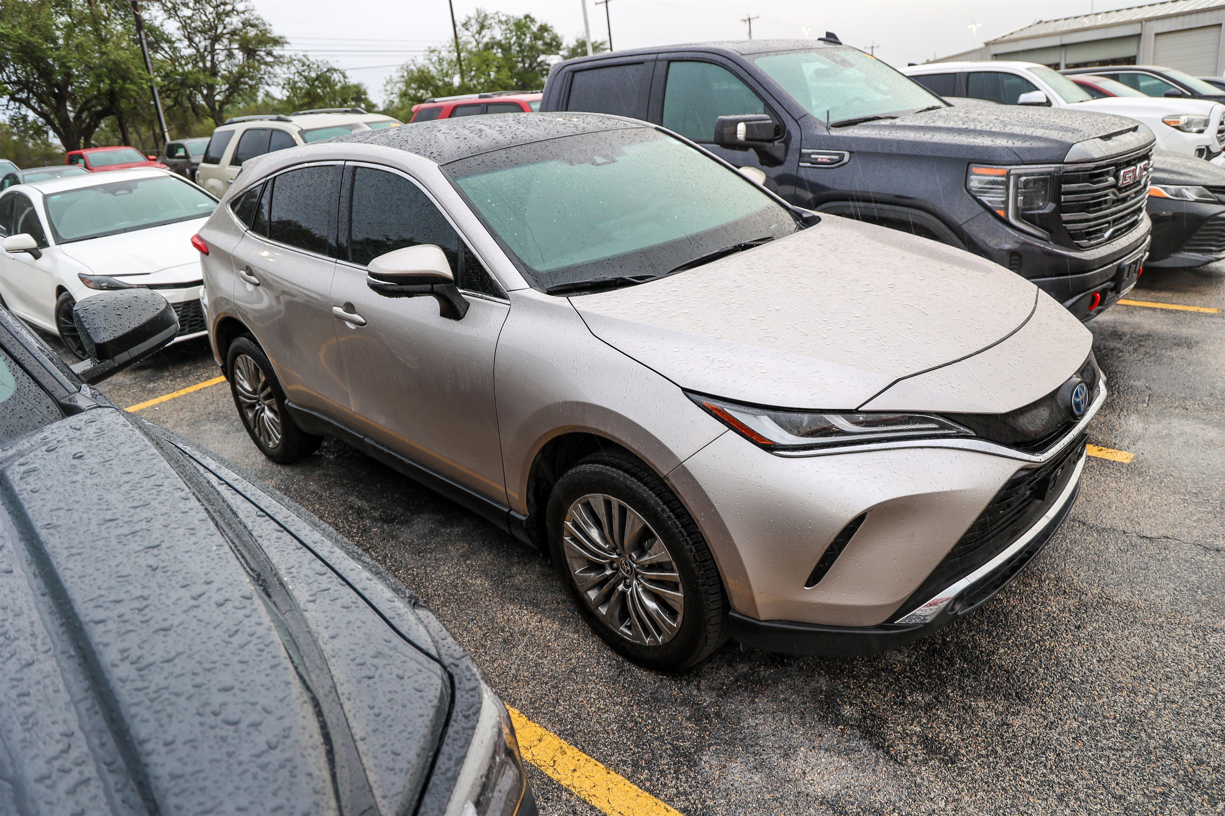 Used 2024 Toyota Venza Limited AWD/4WD image 7