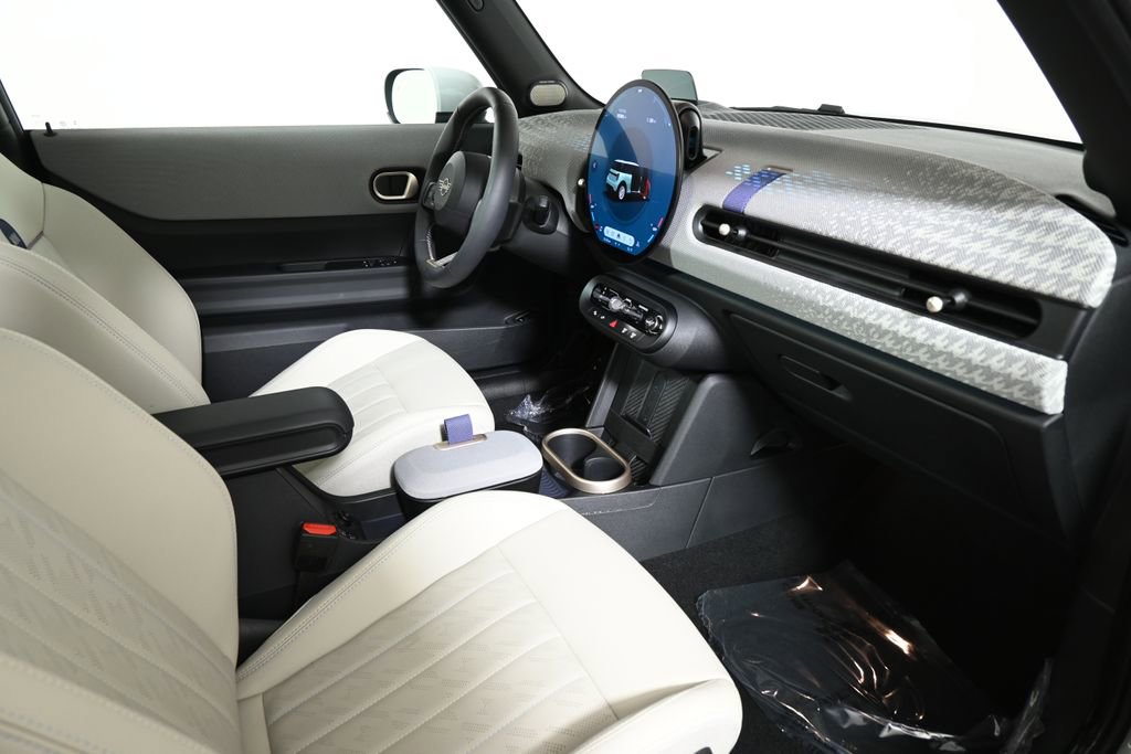 Certified 2025 MINI Cooper S image 22