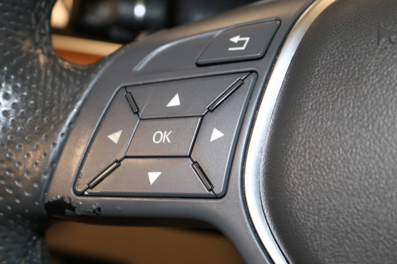 Used 2015 Mercedes-Benz E 350 Sedan image 42