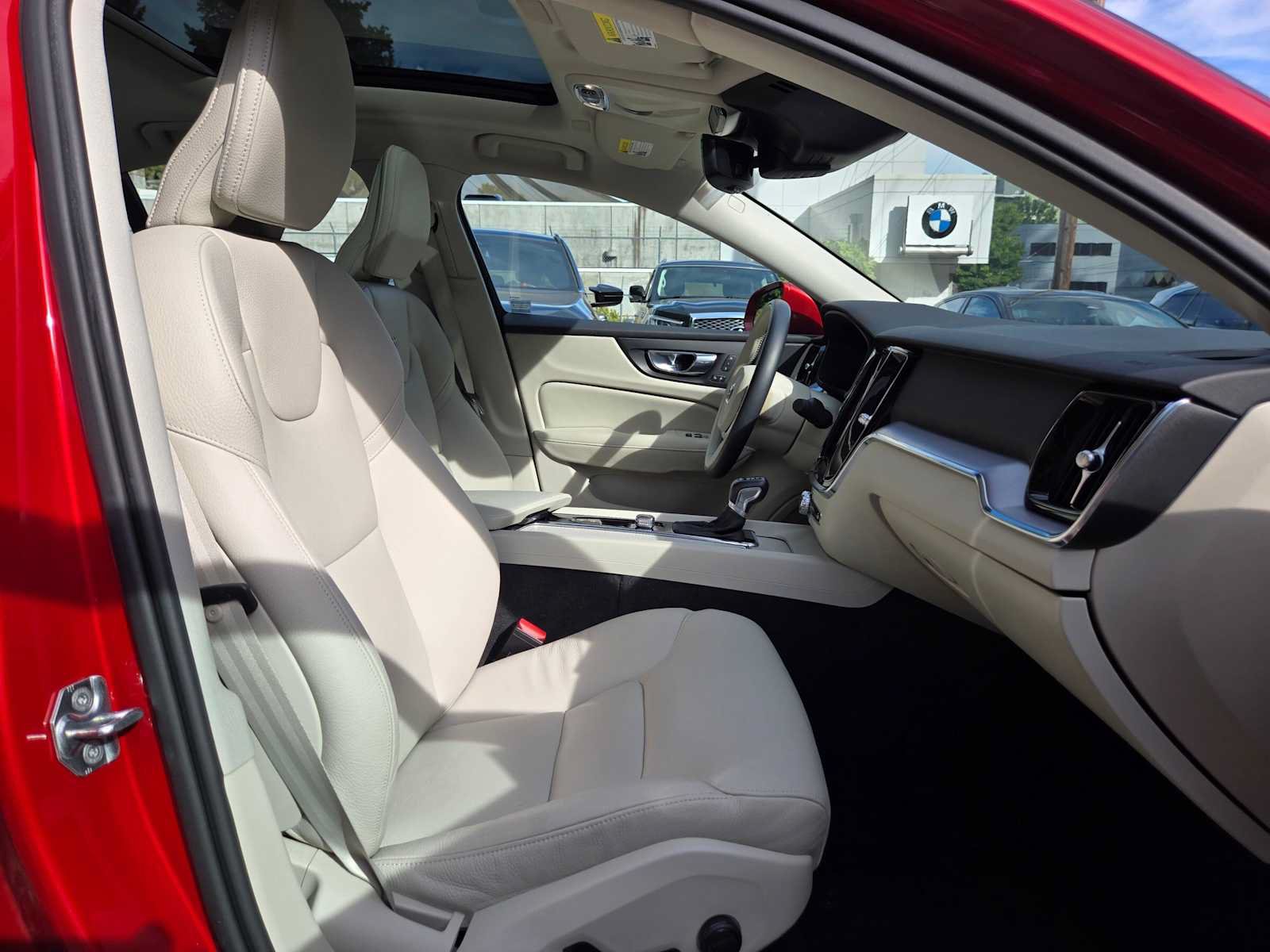 Used 2020 Volvo S60 T5 Momentum w/ Premium Package FWD image 11