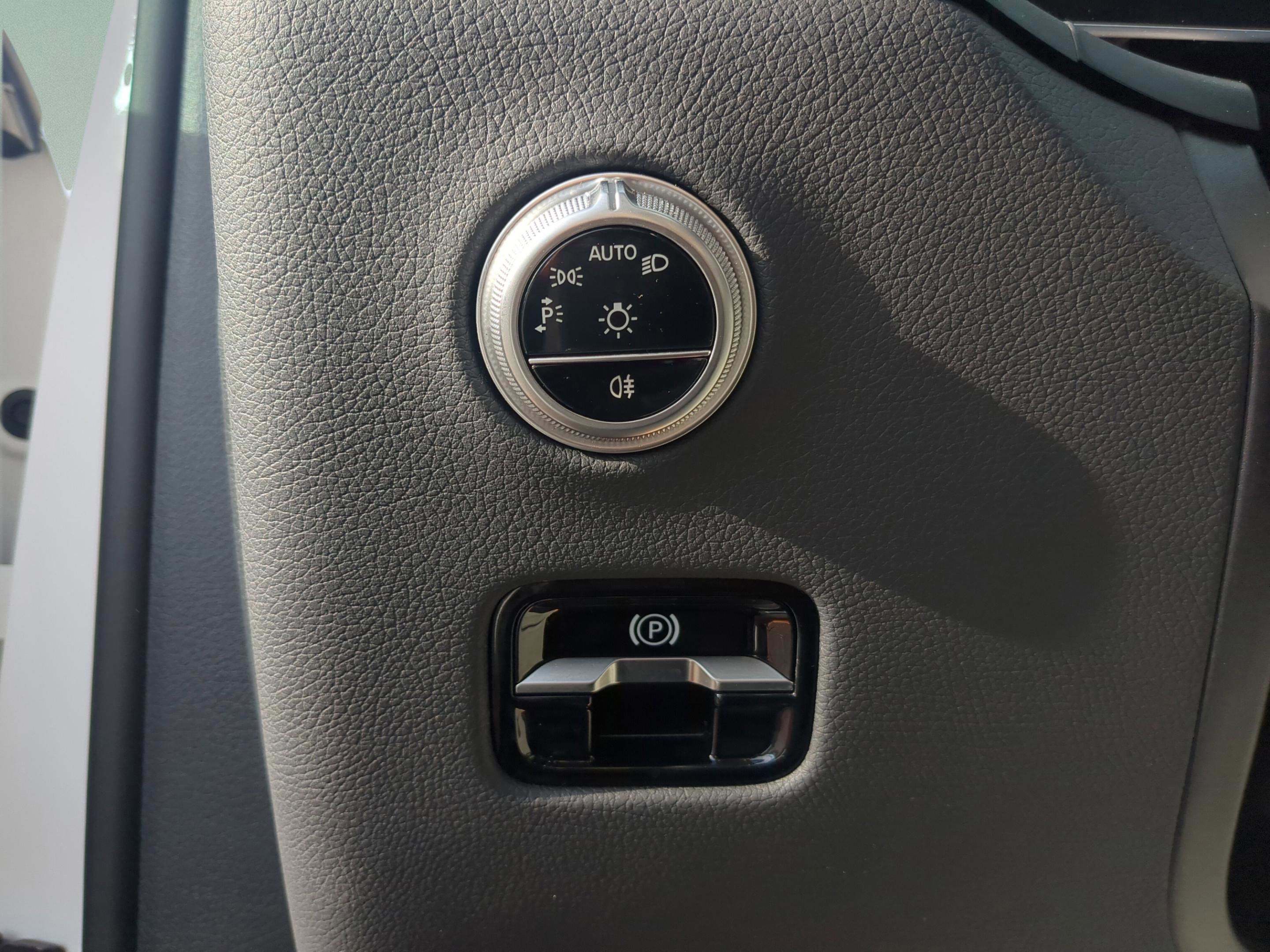 Certified 2025 Mercedes-Benz GLC 300 4MATIC image 26