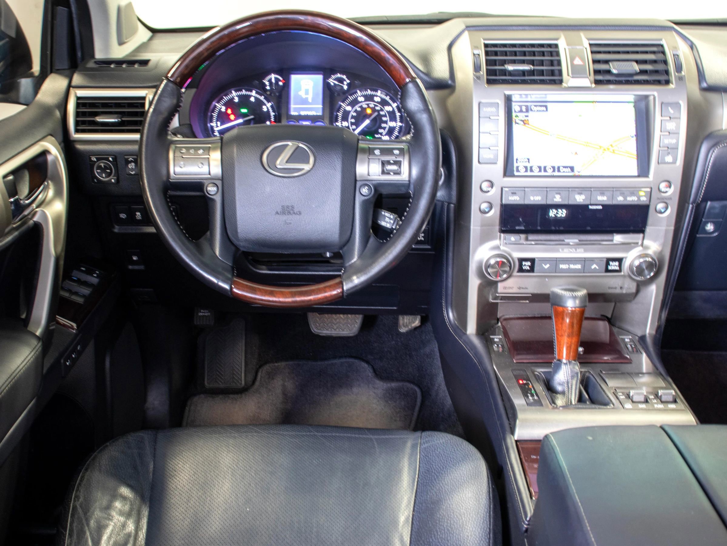 Used 2016 Lexus GX 460 w/ Premium Package image 9