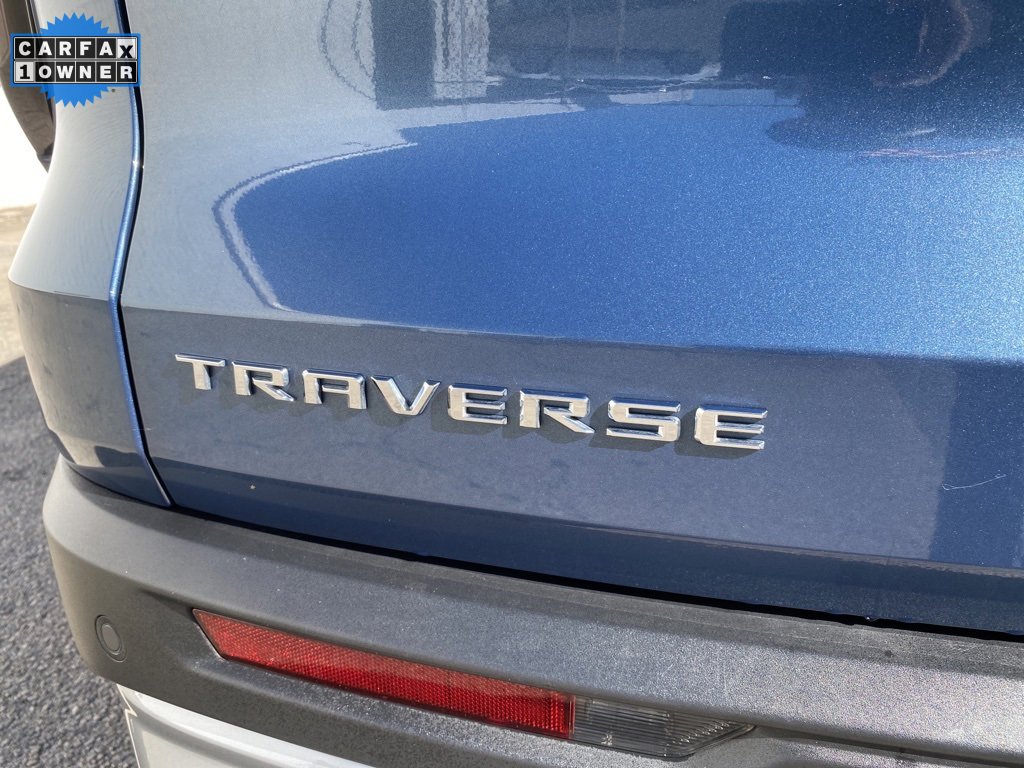Used 2025 Chevrolet Traverse LT image 17