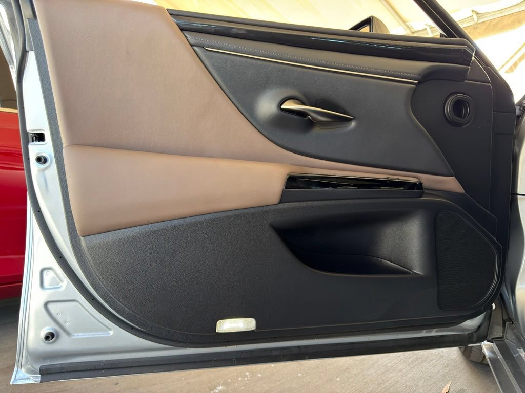Certified 2025 Lexus ES 350 w/ Accessory Package (Z2) FWD image 26