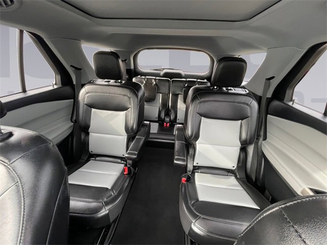 Used 2022 Ford Explorer XLT w/ Equipment Group 202A image 16