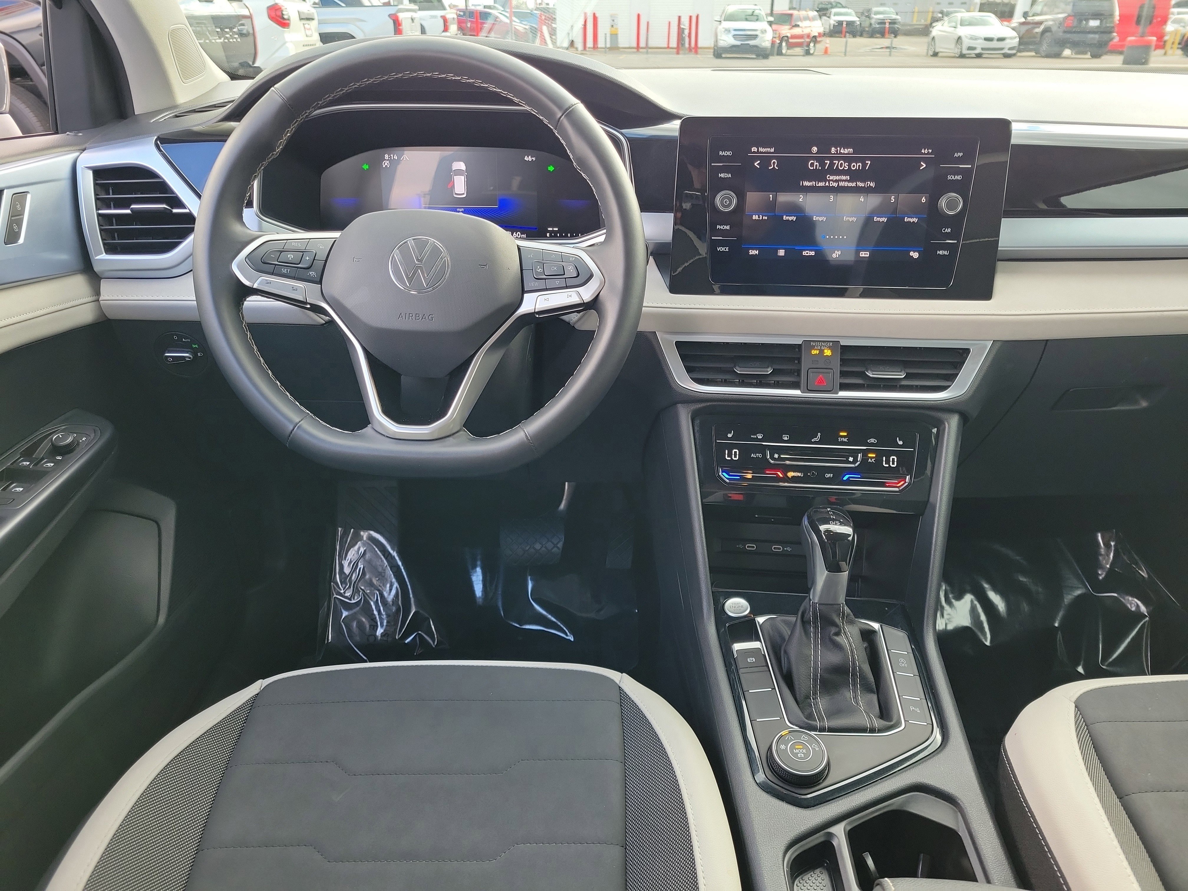 Used 2025 Volkswagen Taos SE image 10