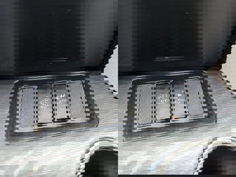 Used 2012 Toyota Camry XLE image 17