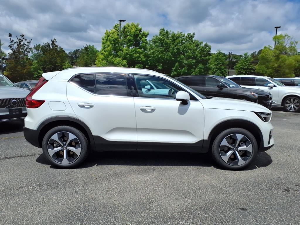 New 2025 Volvo XC40 B5 Core w/ Protection Package Premier image 2