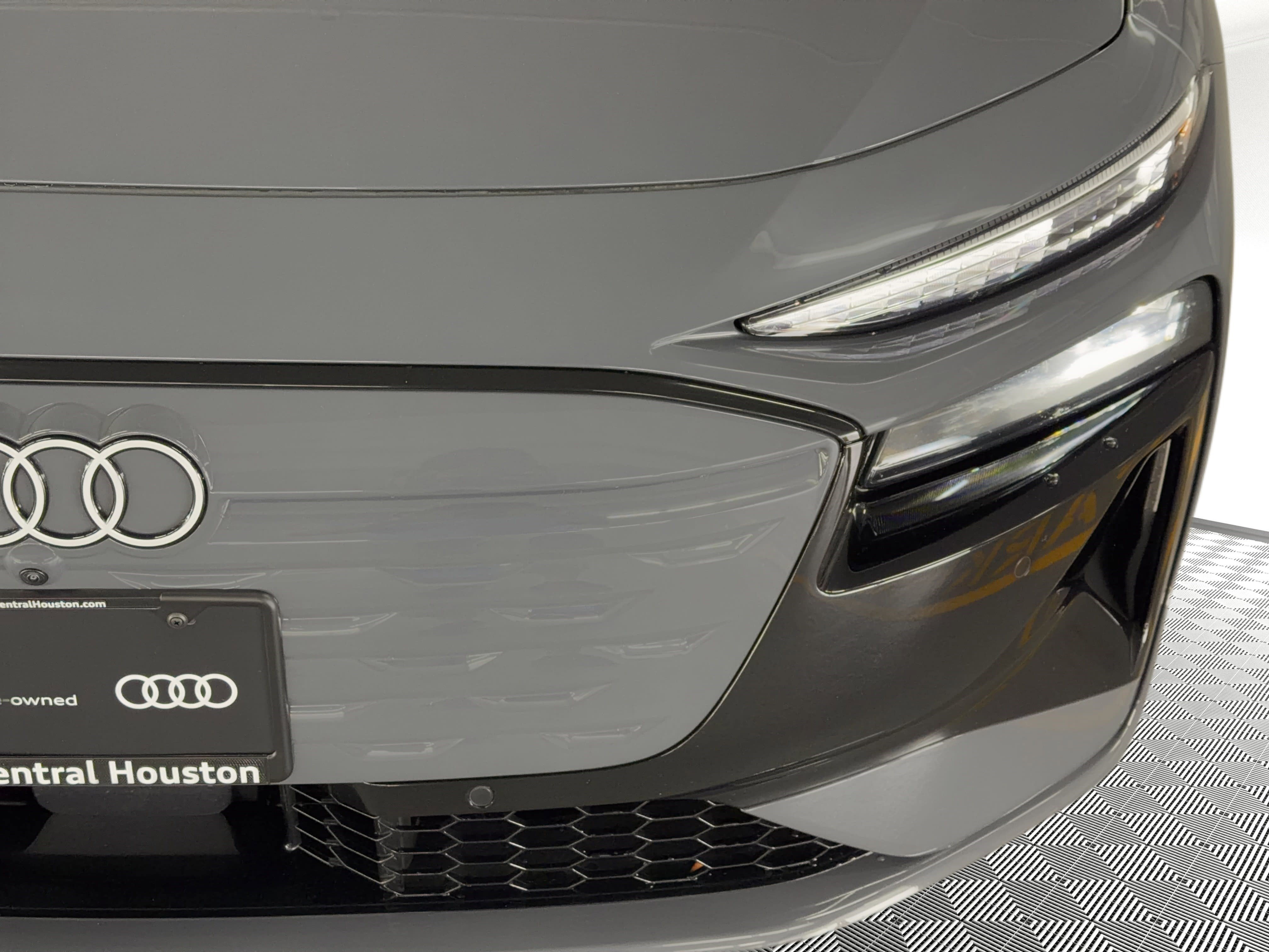 Used 2025 Audi A6 e-tron Premium Plus w/ Premium Plus image 11