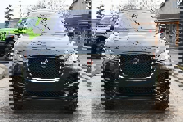 Used 2017 Jaguar F-PACE Prestige image 2