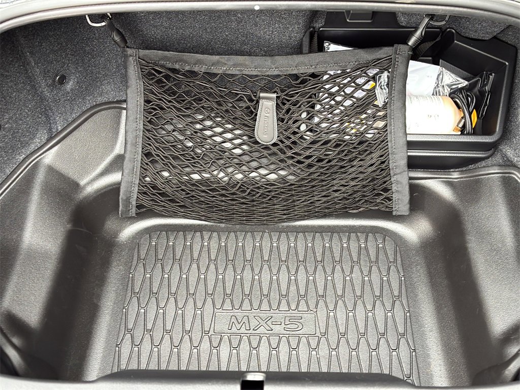 Used 2023 MAZDA MX-5 Miata Club w/ Weather Package image 9