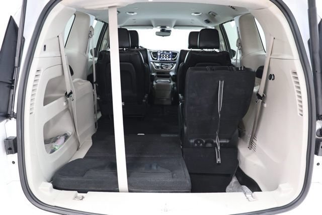 Used 2023 Chrysler Pacifica Touring-L FWD image 36
