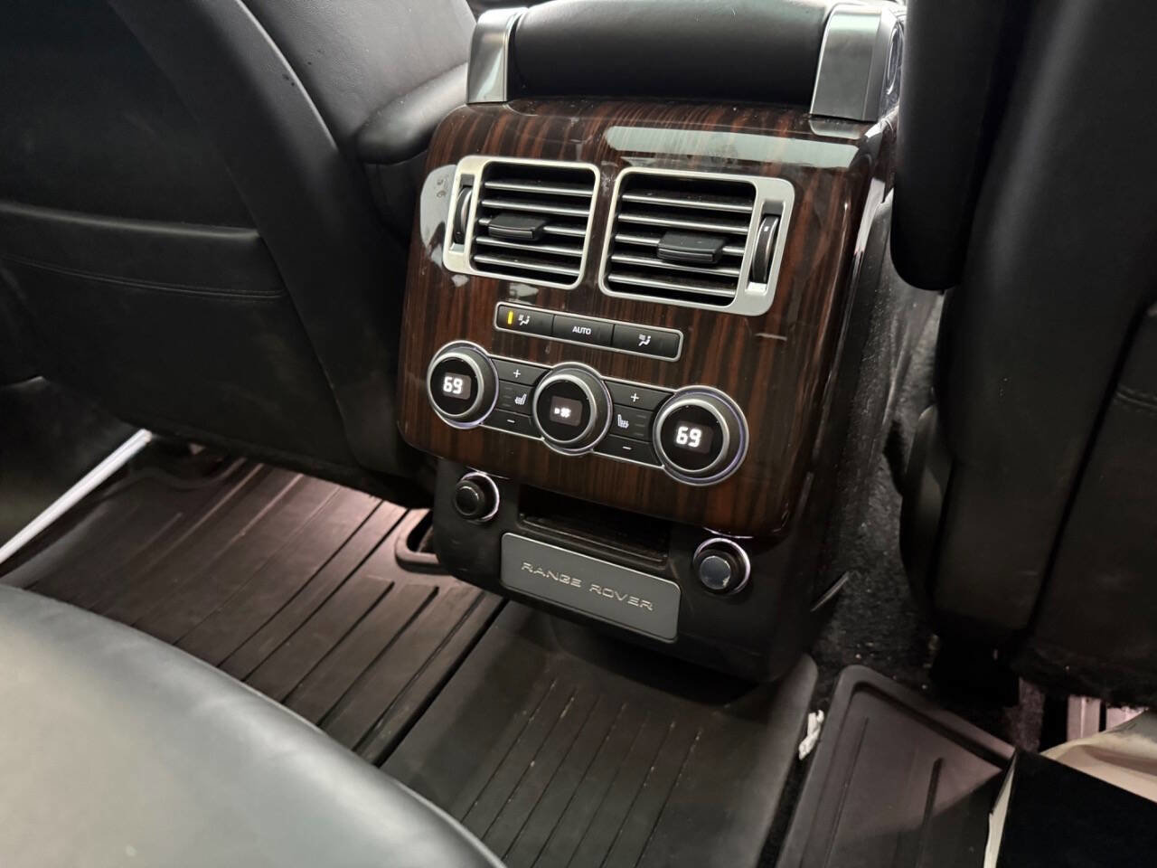 Used 2017 Land Rover Range Rover Supercharged image 13