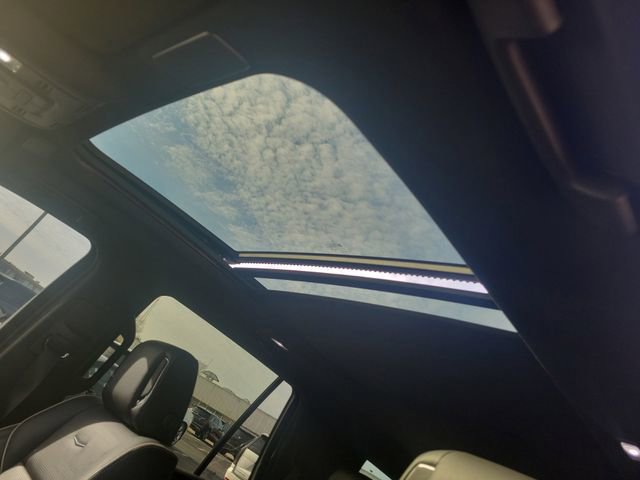 Used 2021 Cadillac Escalade Premium Luxury image 29