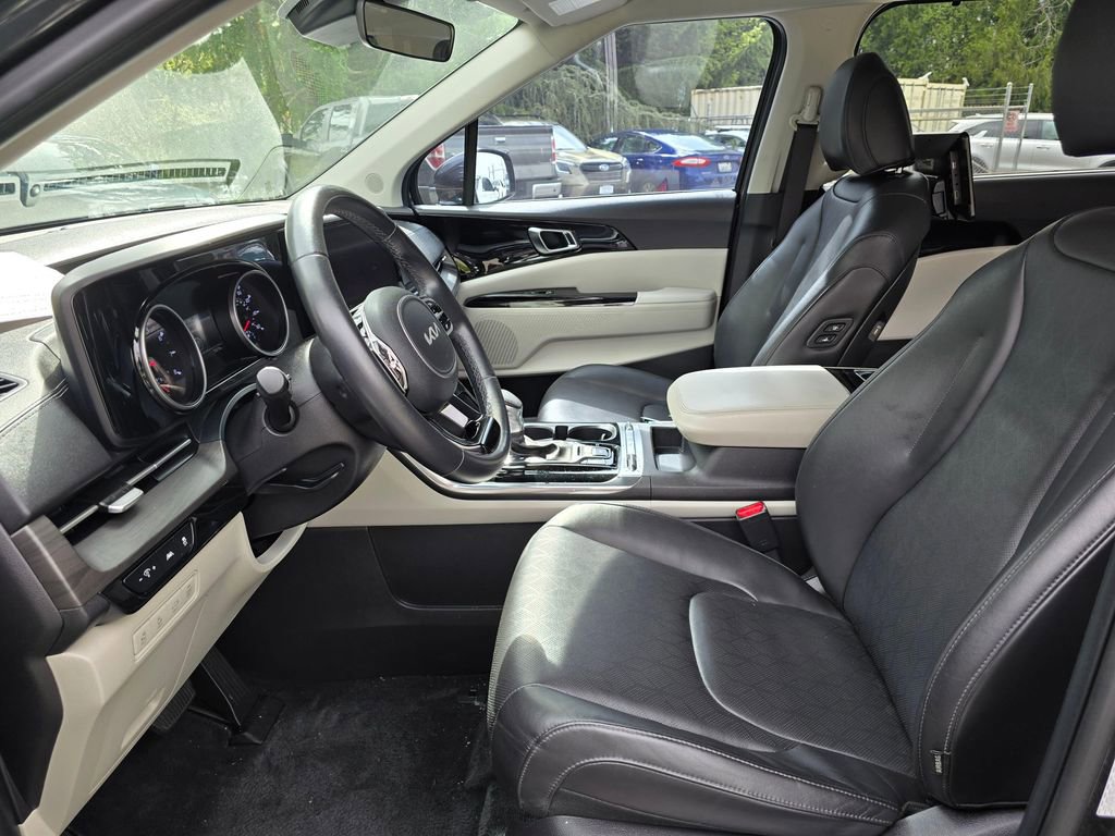 Used 2022 Kia Carnival SX FWD image 9