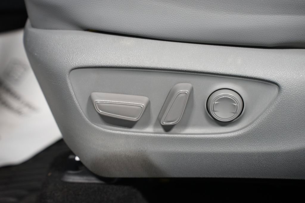 Used 2023 Toyota Highlander Limited image 35