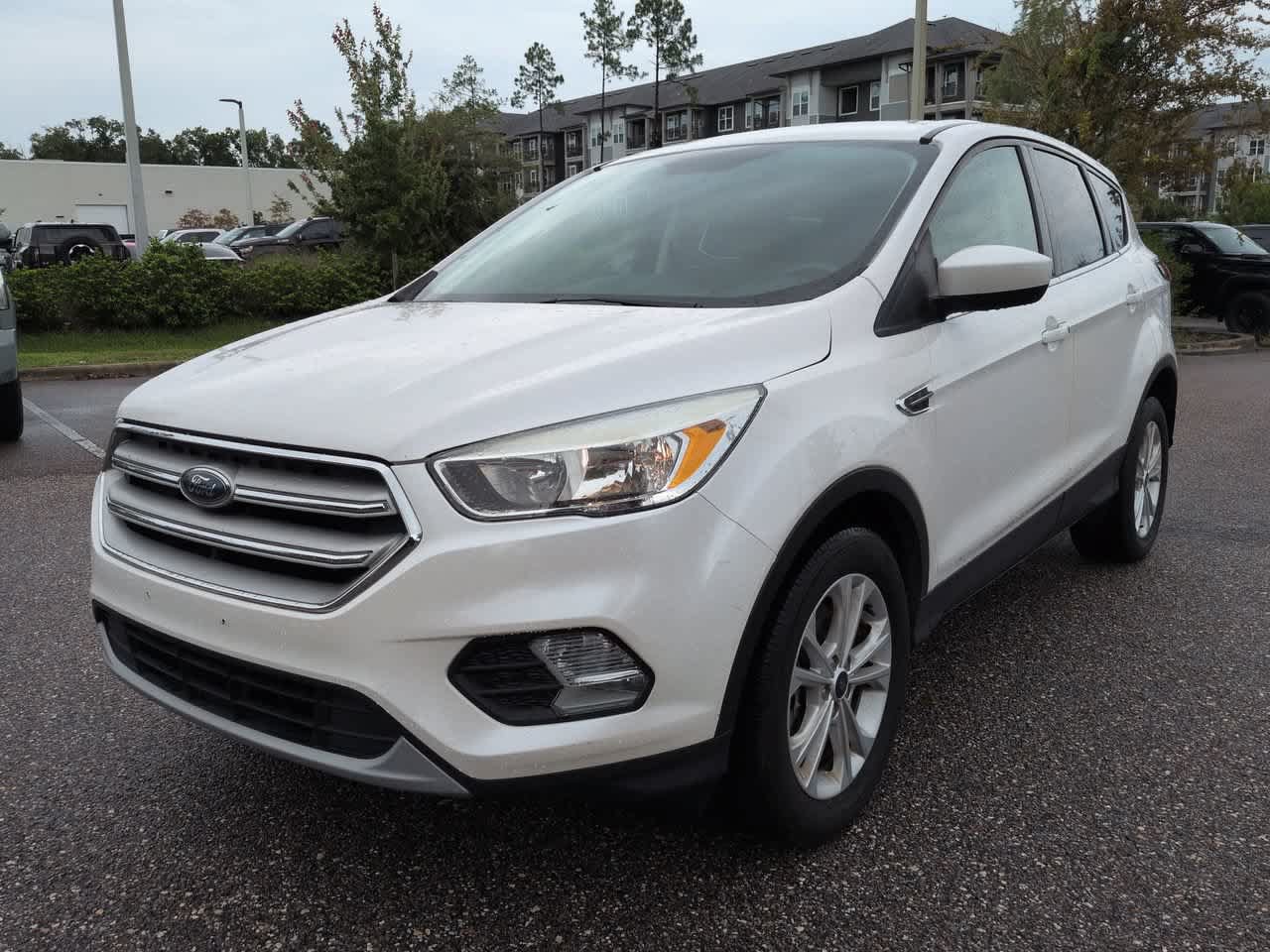 Used 2019 Ford Escape SE AWD/4WD image 2