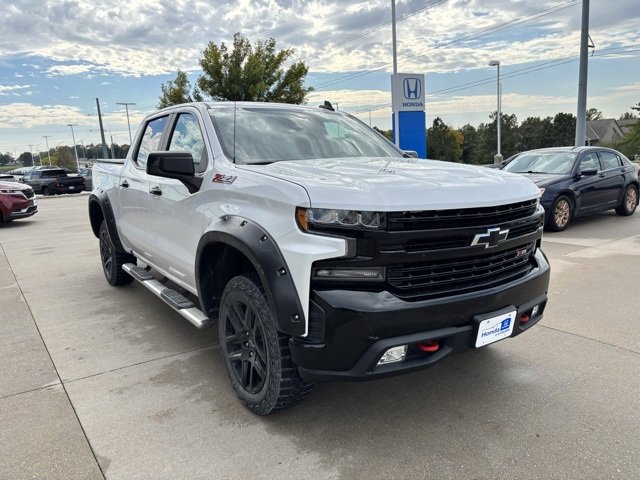 Used 2021 Chevrolet Silverado 1500 LT Trail Boss image 3