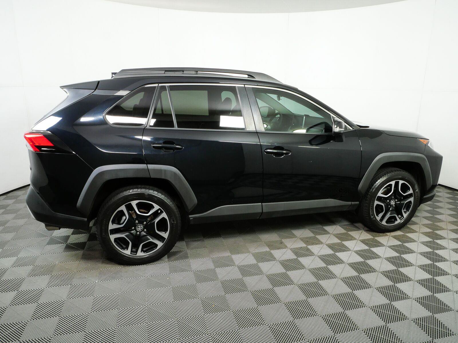 Used 2019 Toyota RAV4 Adventure w/ Cold Weather Package AWD/4WD image 33