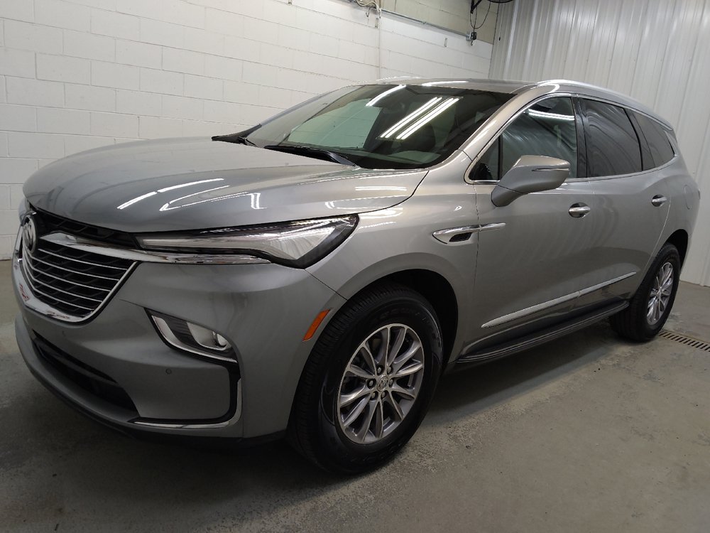 Used 2023 Buick Enclave Essence FWD image 2