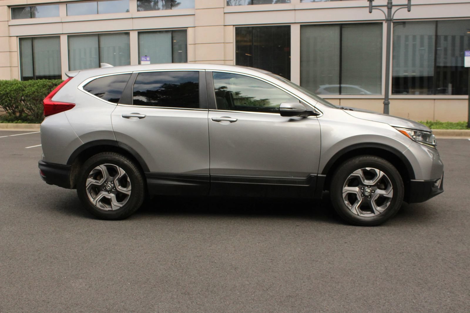 Used 2017 Honda CR-V EX image 3