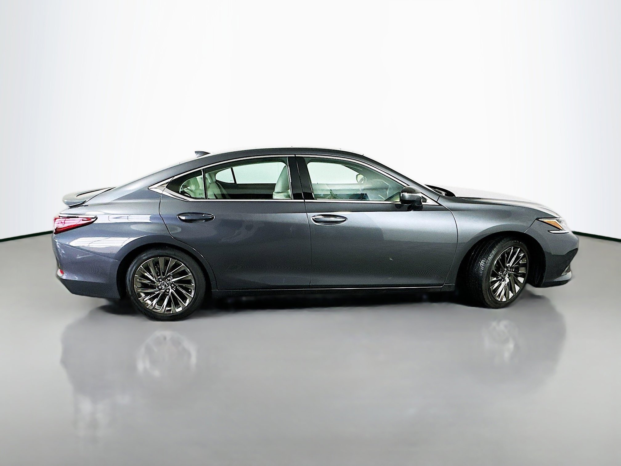 Used 2024 Lexus ES 350 Luxury w/ Technology Package image 8