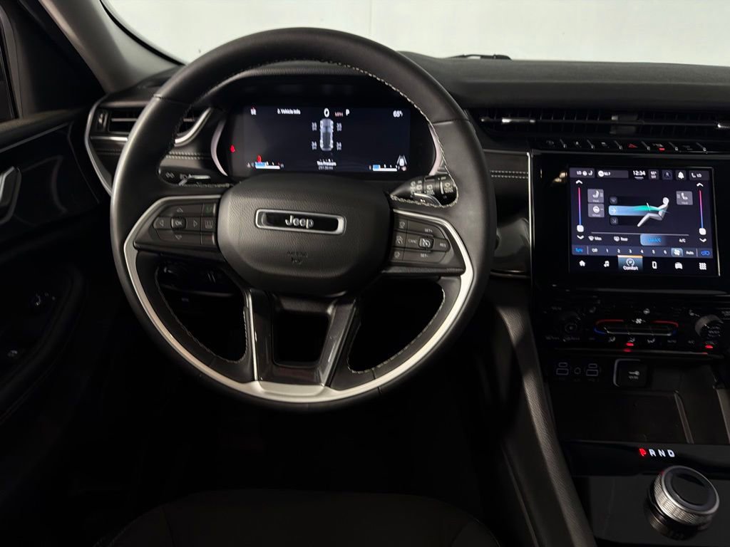 Certified 2023 Jeep Grand Cherokee Laredo w/ Luxury Tech Group I AWD/4WD image 13
