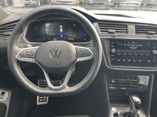 Certified 2023 Volkswagen Tiguan SE R-Line FWD image 14