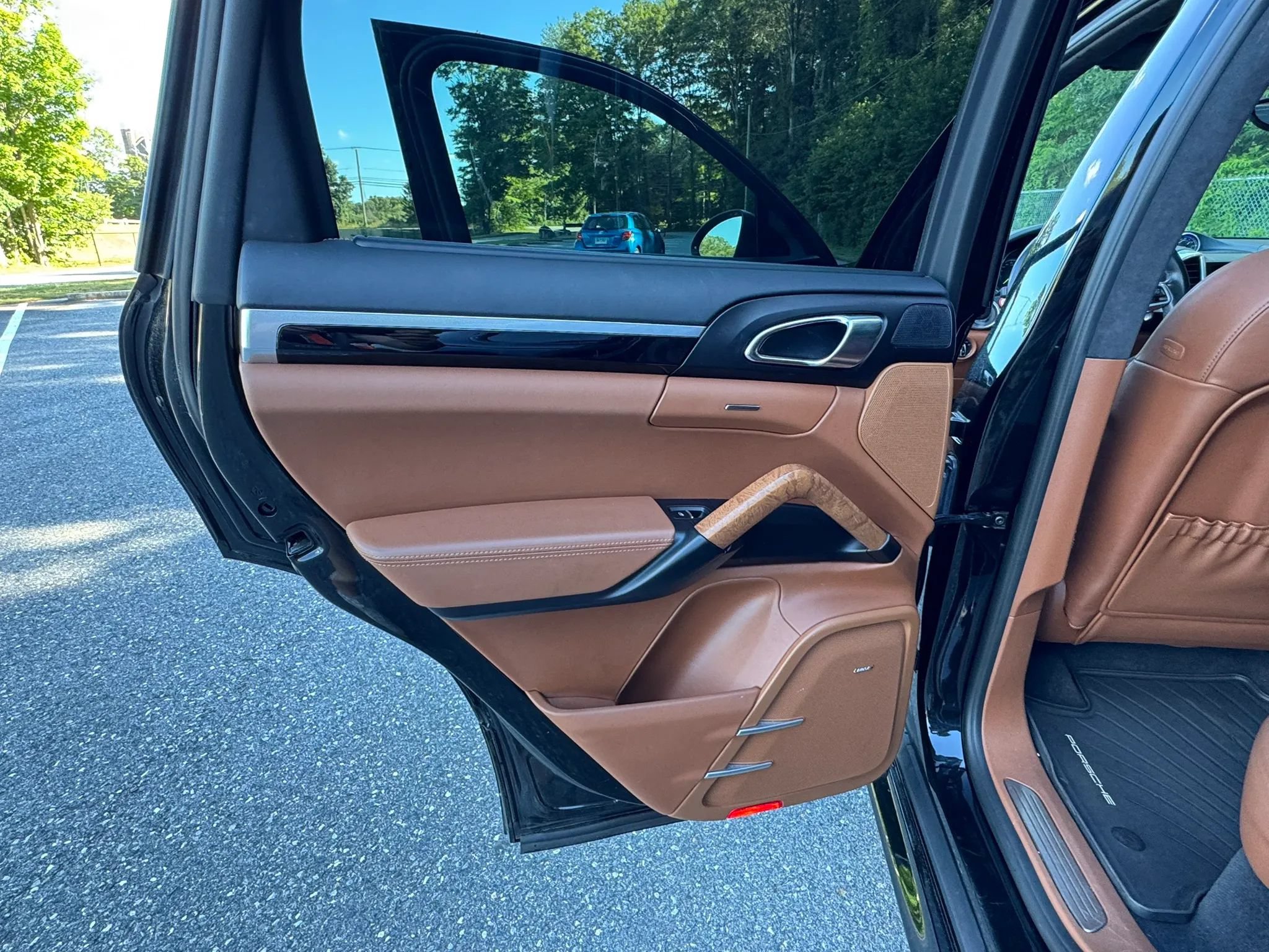 Used 2016 Porsche Cayenne S AWD/4WD image 15