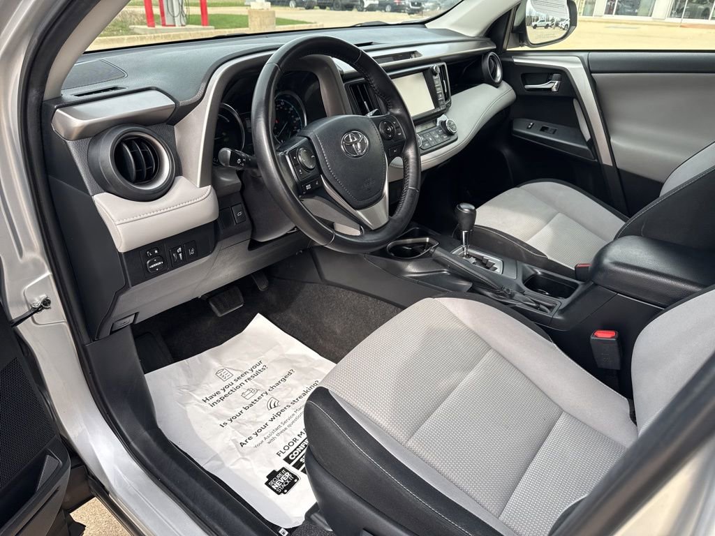 Used 2016 Toyota RAV4 XLE w/ Convenience Package image 8
