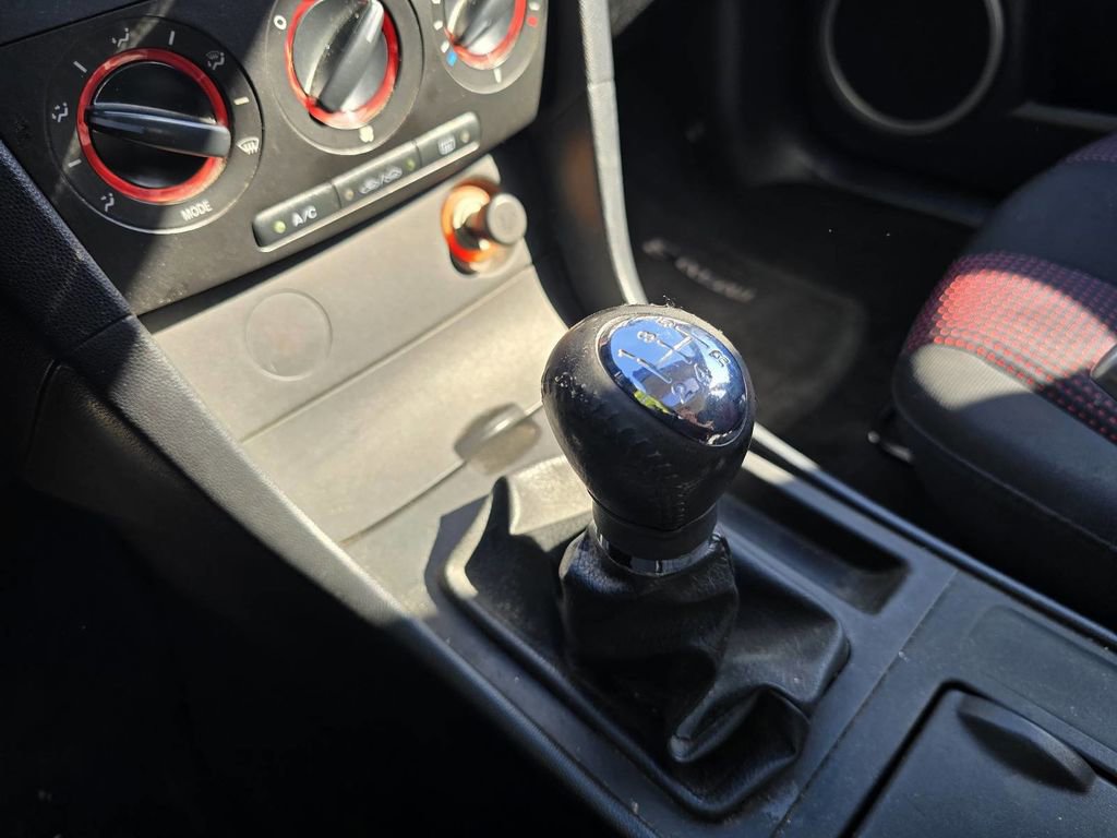 Used 2006 MAZDA MAZDA3 s Touring FWD image 25
