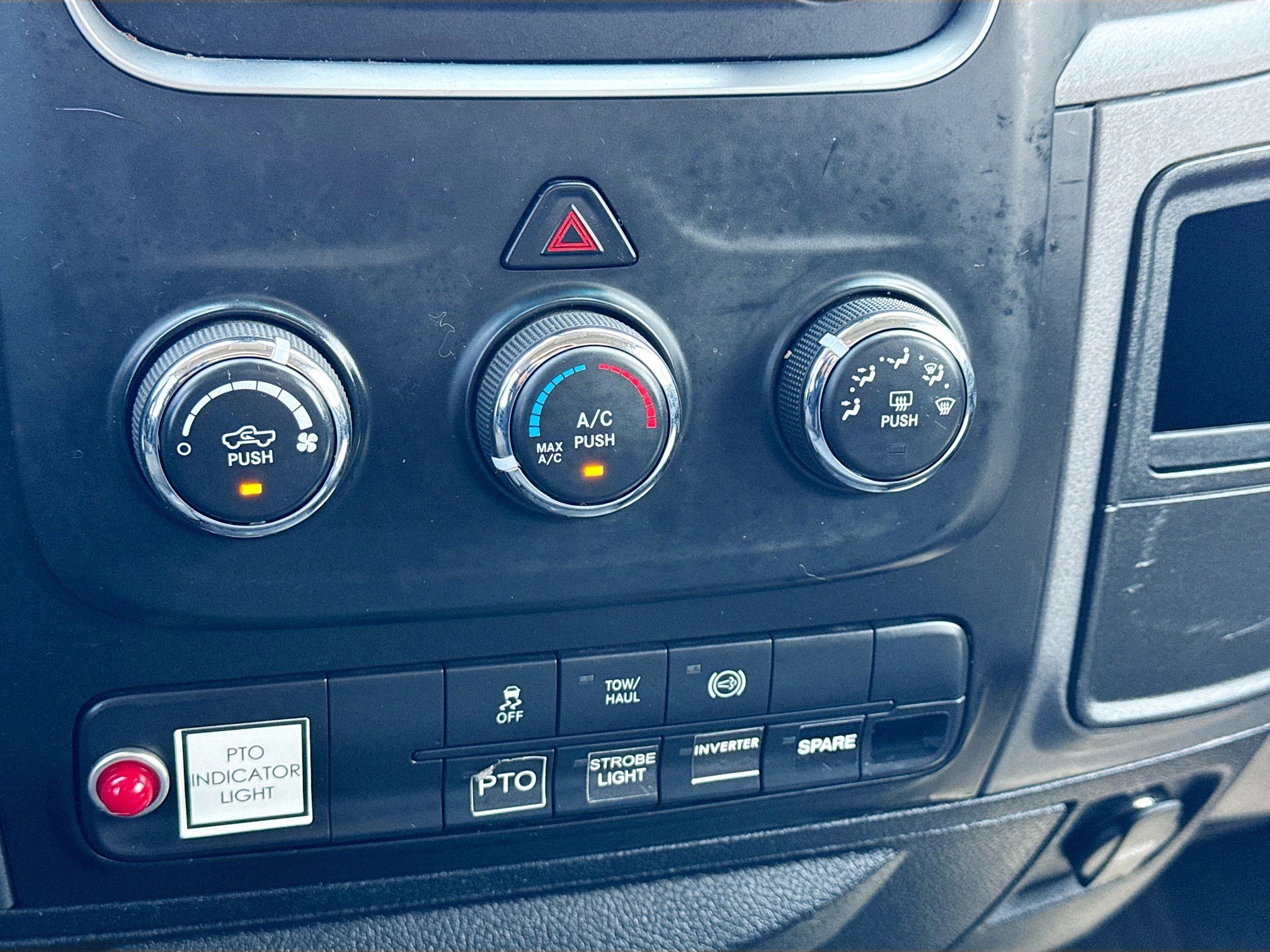 Used 2018 RAM 5500 Tradesman w/ Power & Remote Entry Group image 11