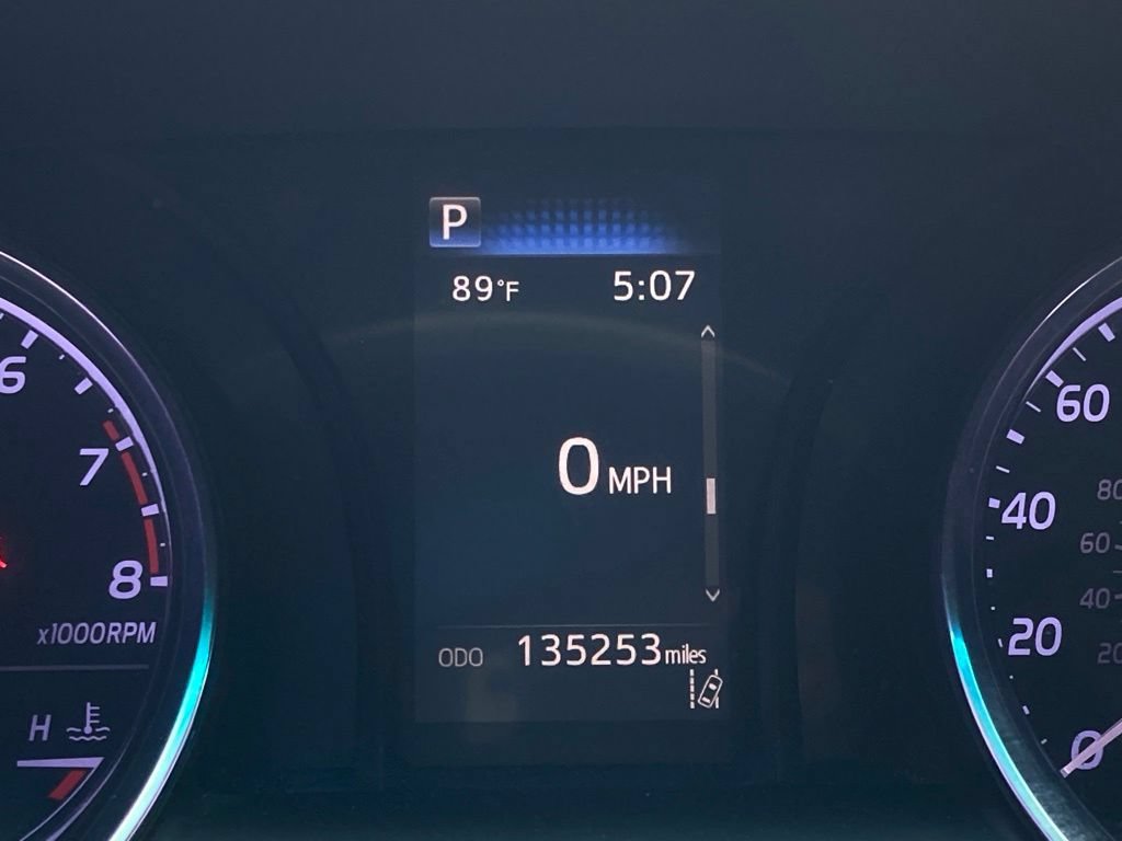 Used 2020 Toyota Camry SE FWD image 13