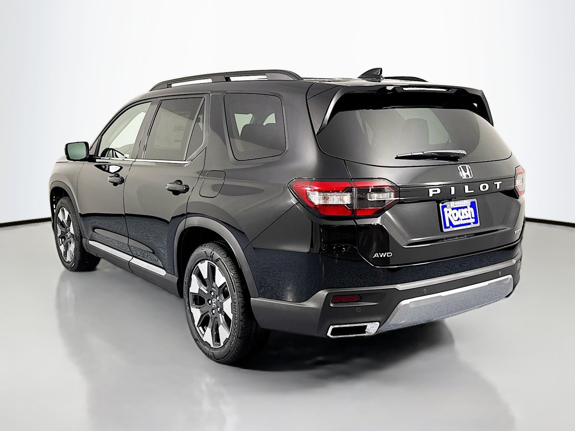 New 2026 Honda Pilot Touring image 7
