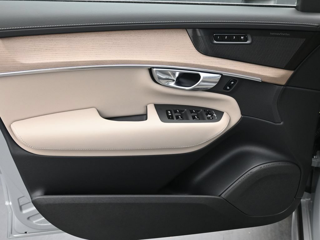 New 2026 Volvo XC90 B6 Plus w/ Protection Package Premier AWD/4WD image 5