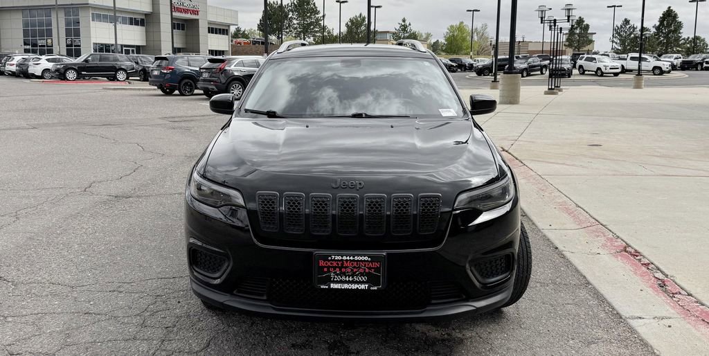 Used 2020 Jeep Cherokee Latitude AWD/4WD image 3