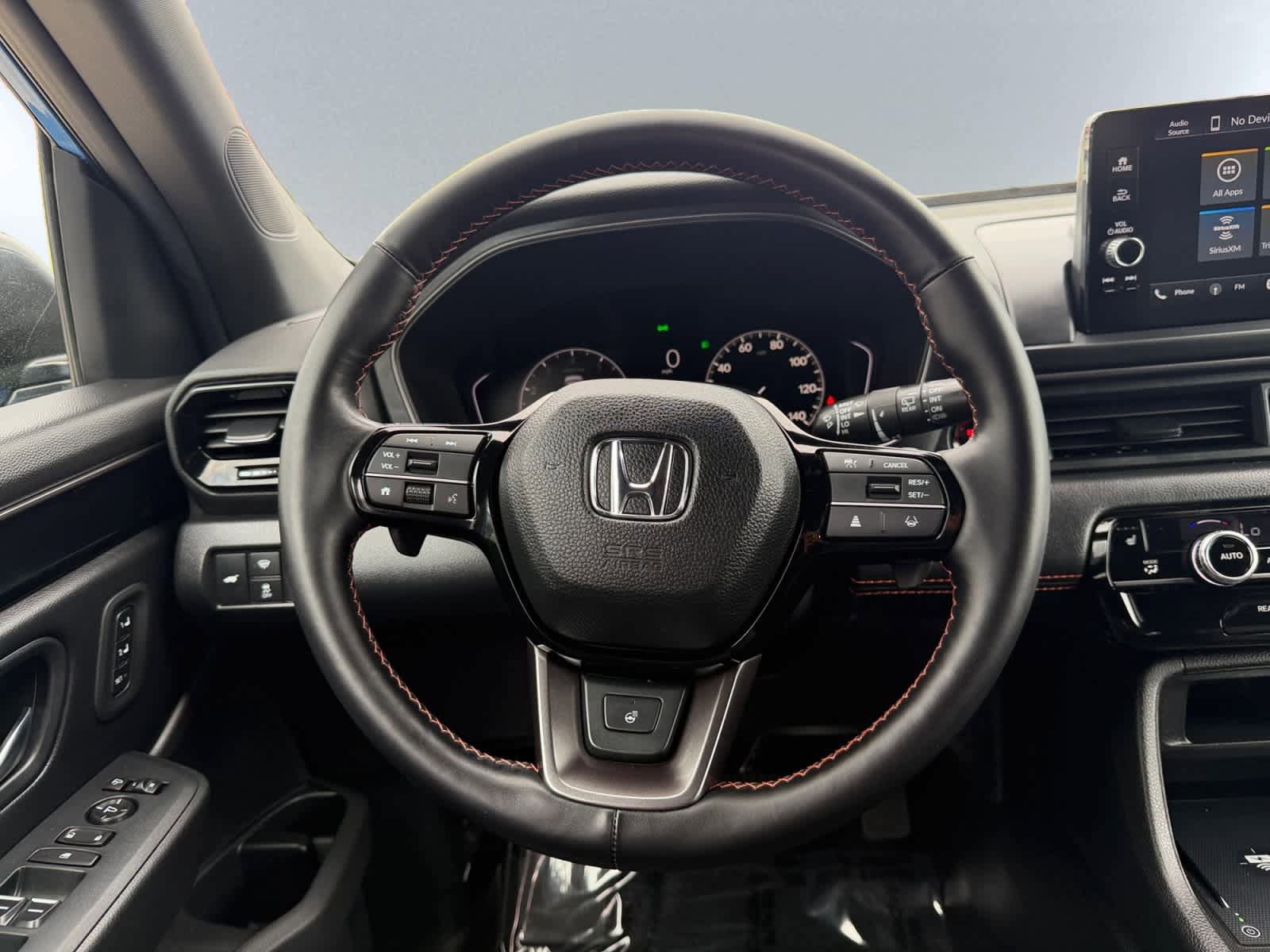 Used 2025 Honda Pilot TrailSport image 17