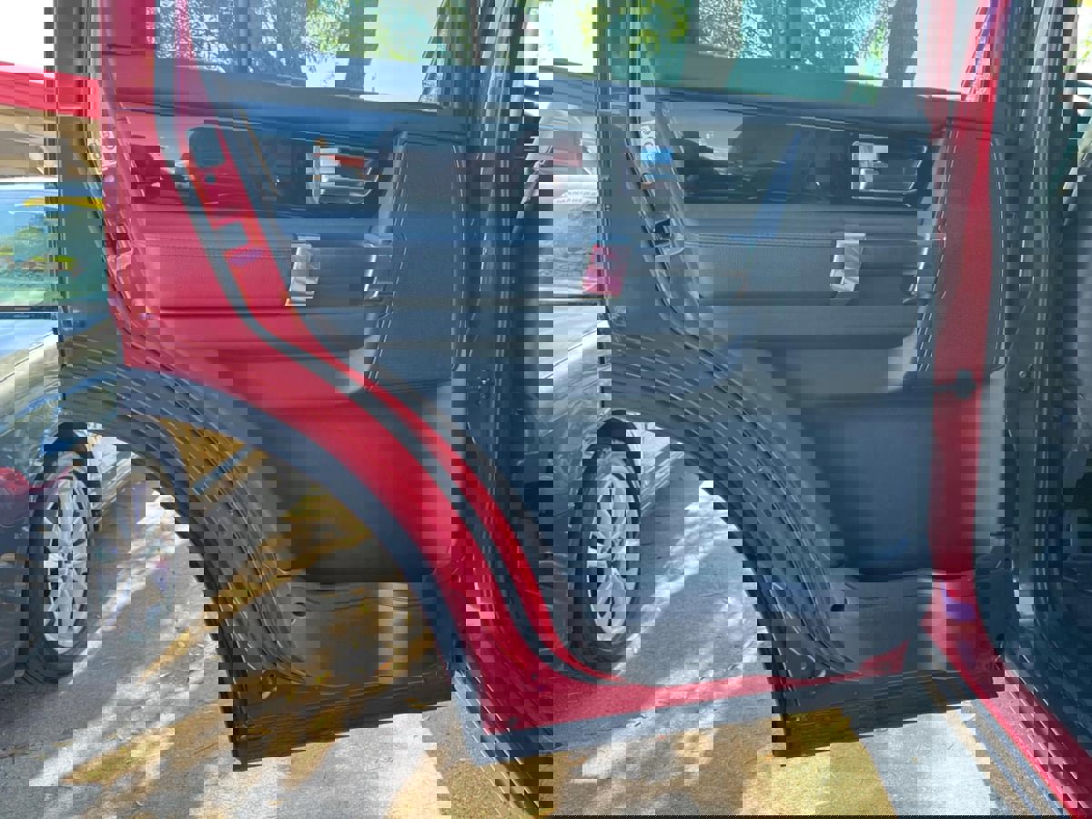 Used 2013 Land Rover LR4 HSE image 30