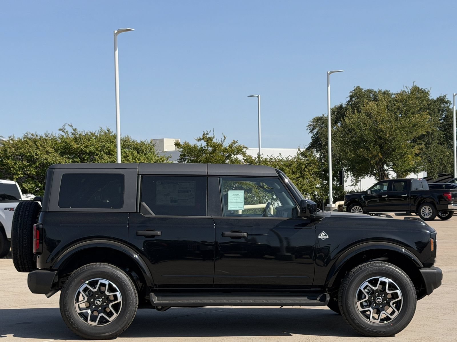 New 2026 Ford Bronco Outer Banks AWD/4WD video 3