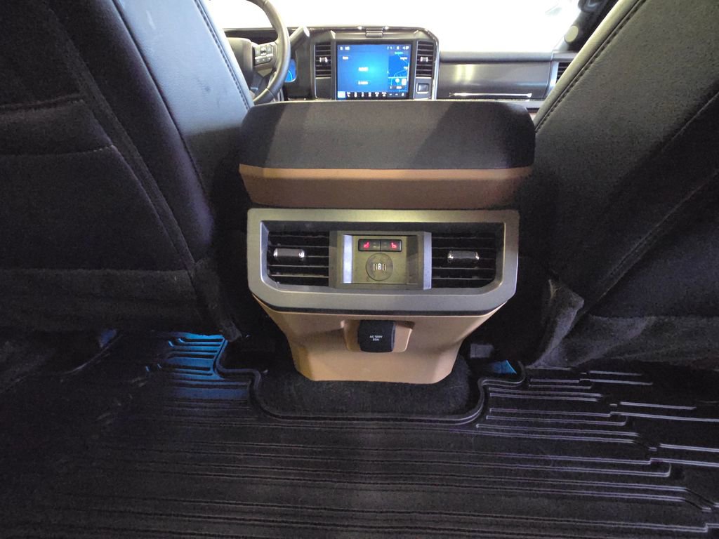 Used 2025 Ford F350 Lariat w/ Chrome Package image 24