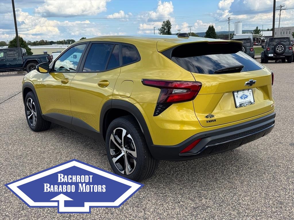 Used 2024 Chevrolet Trax RS w/ Driver Confidence Package image 4