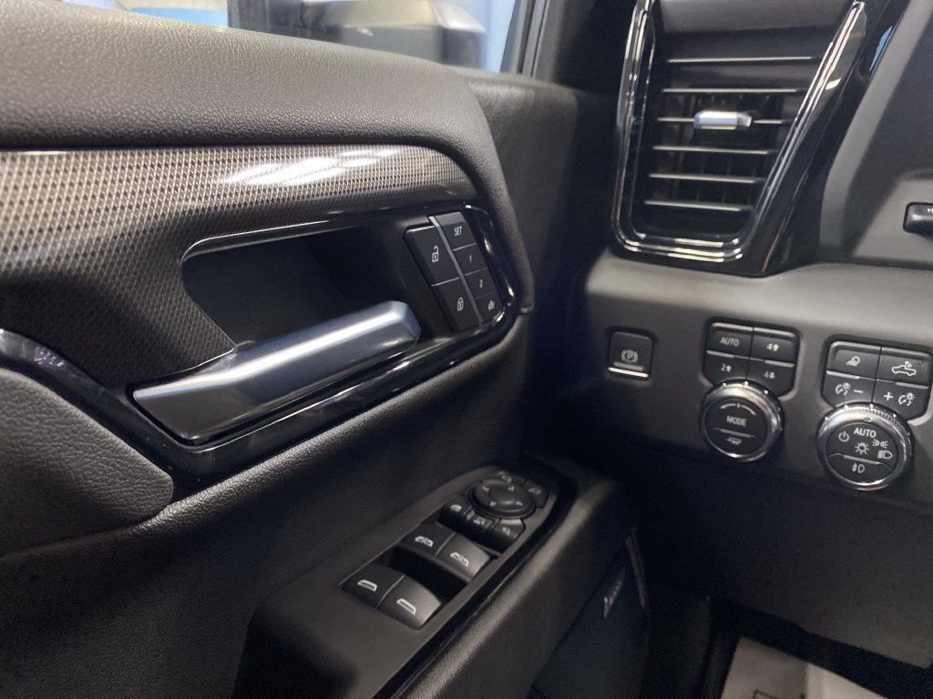 Used 2024 GMC Sierra 2500 AT4 w/ Technology Package AWD/4WD image 20